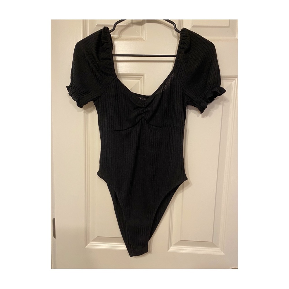 Black puff sleeve bodysuit